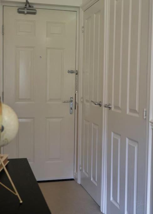 Stunning Luxury 2 Bed Apartment With En-Suite In Wokingham City Centre 외부 사진