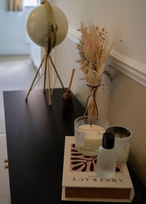 Stunning Luxury 2 Bed Apartment With En-Suite In Wokingham City Centre 외부 사진